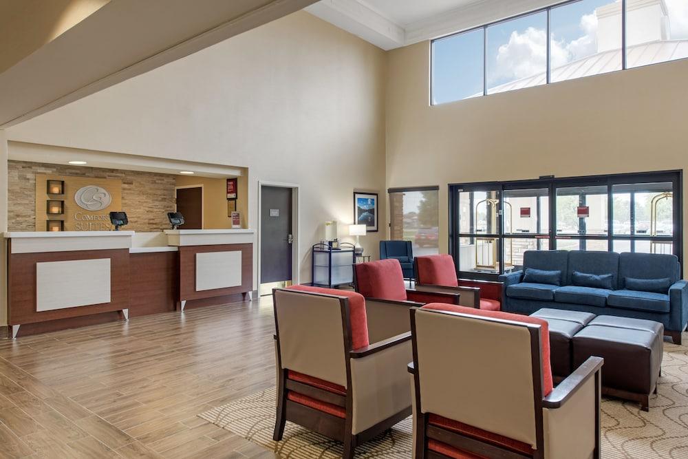 Comfort Suites Lafayette University Area Экстерьер фото