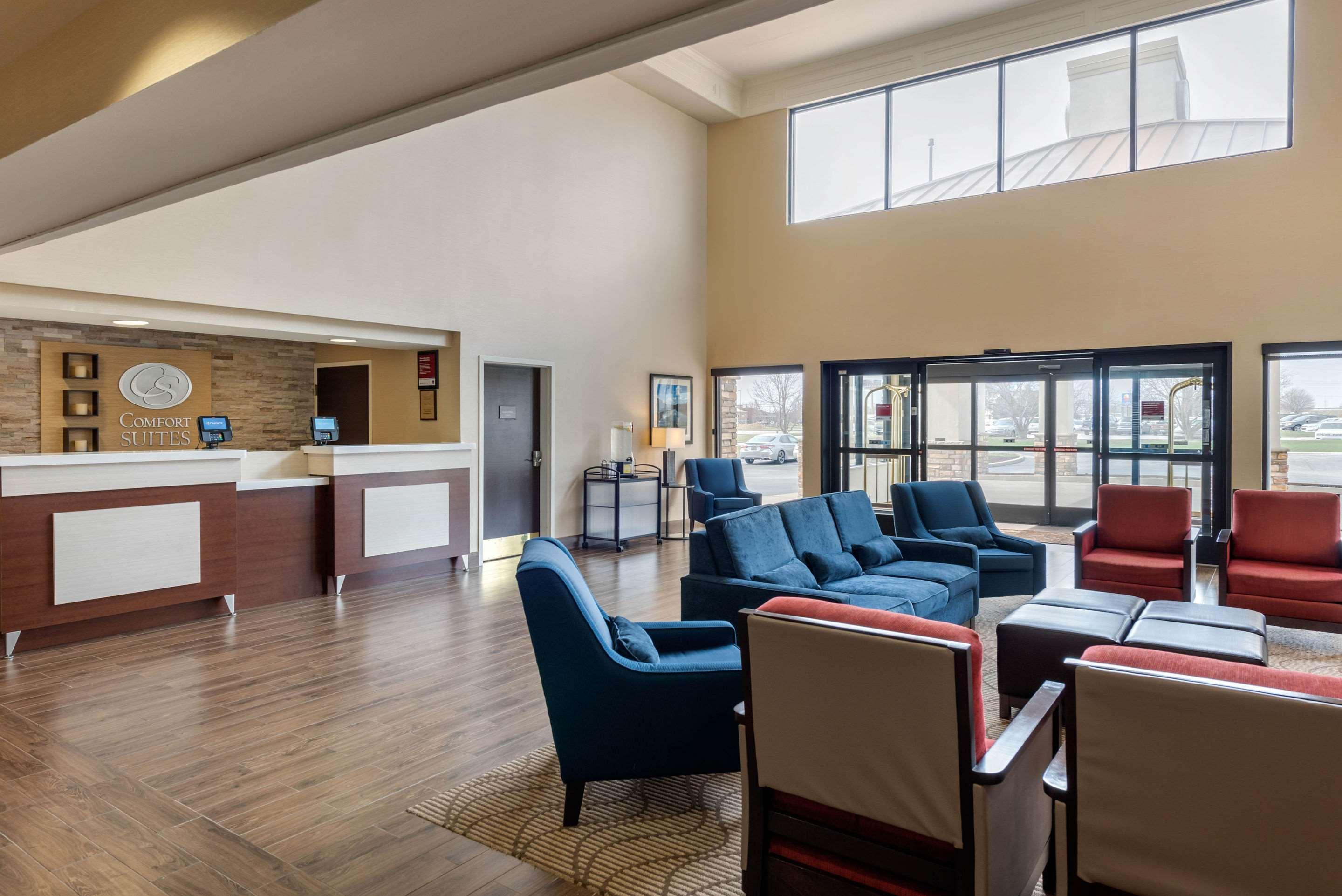 Comfort Suites Lafayette University Area Экстерьер фото