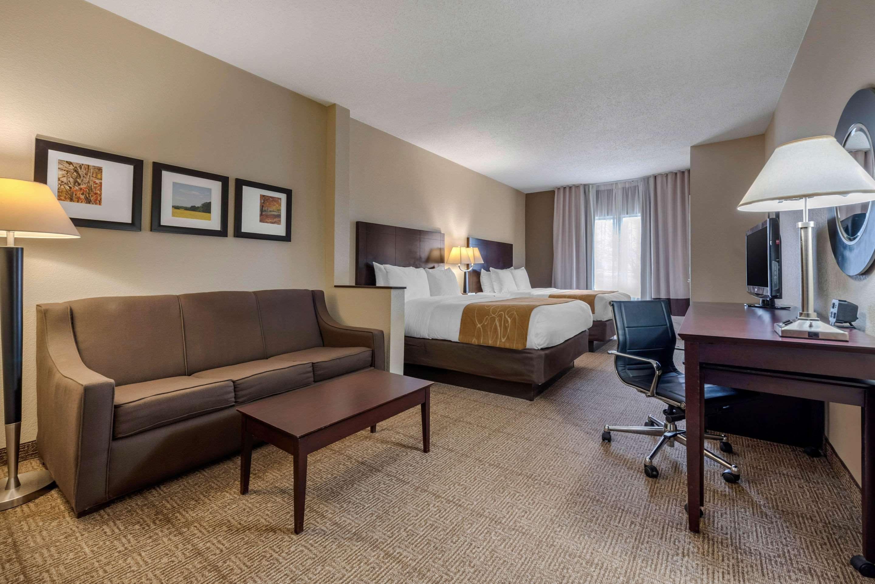 Comfort Suites Lafayette University Area Экстерьер фото