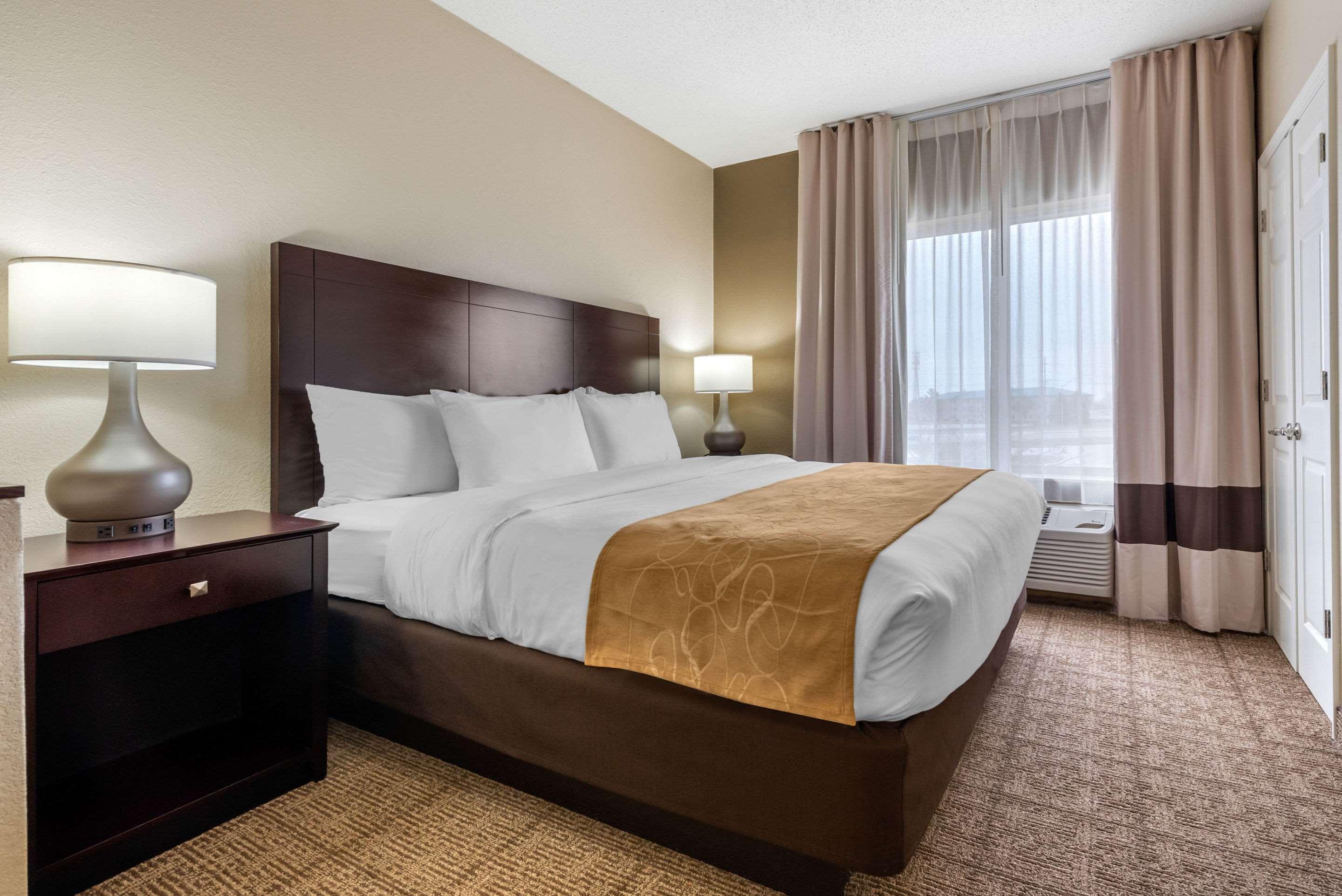 Comfort Suites Lafayette University Area Экстерьер фото