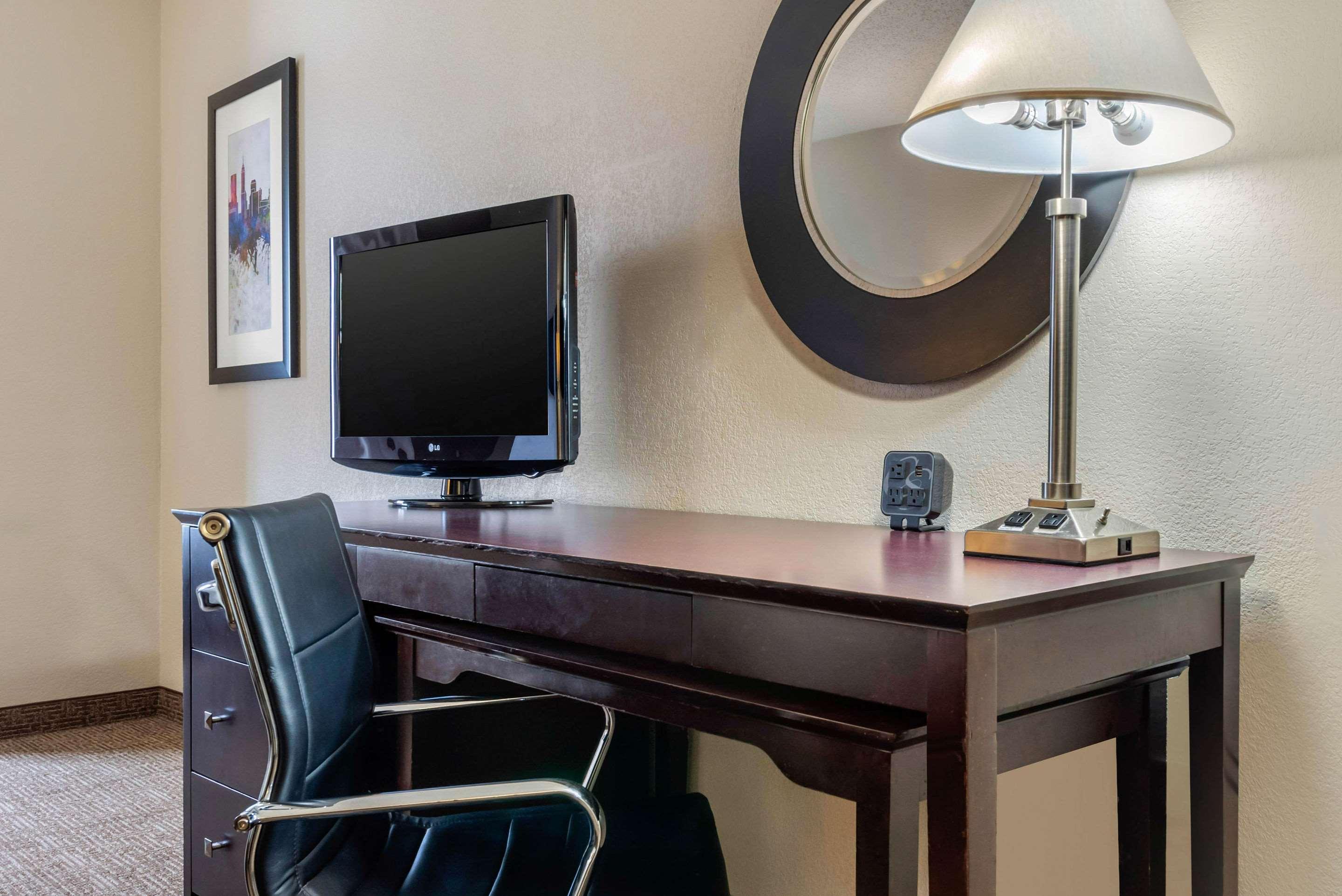 Comfort Suites Lafayette University Area Экстерьер фото