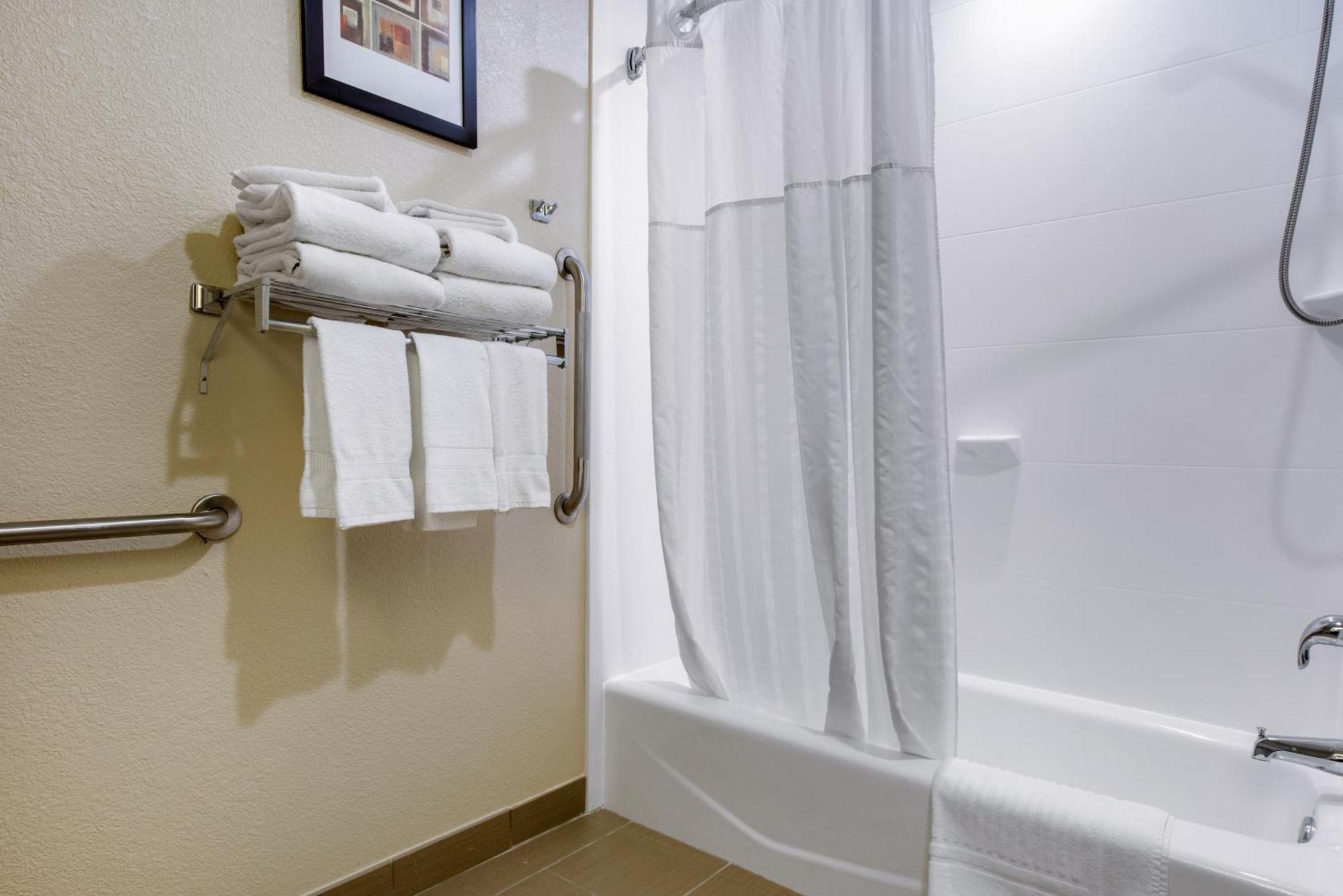 Comfort Suites Lafayette University Area Экстерьер фото