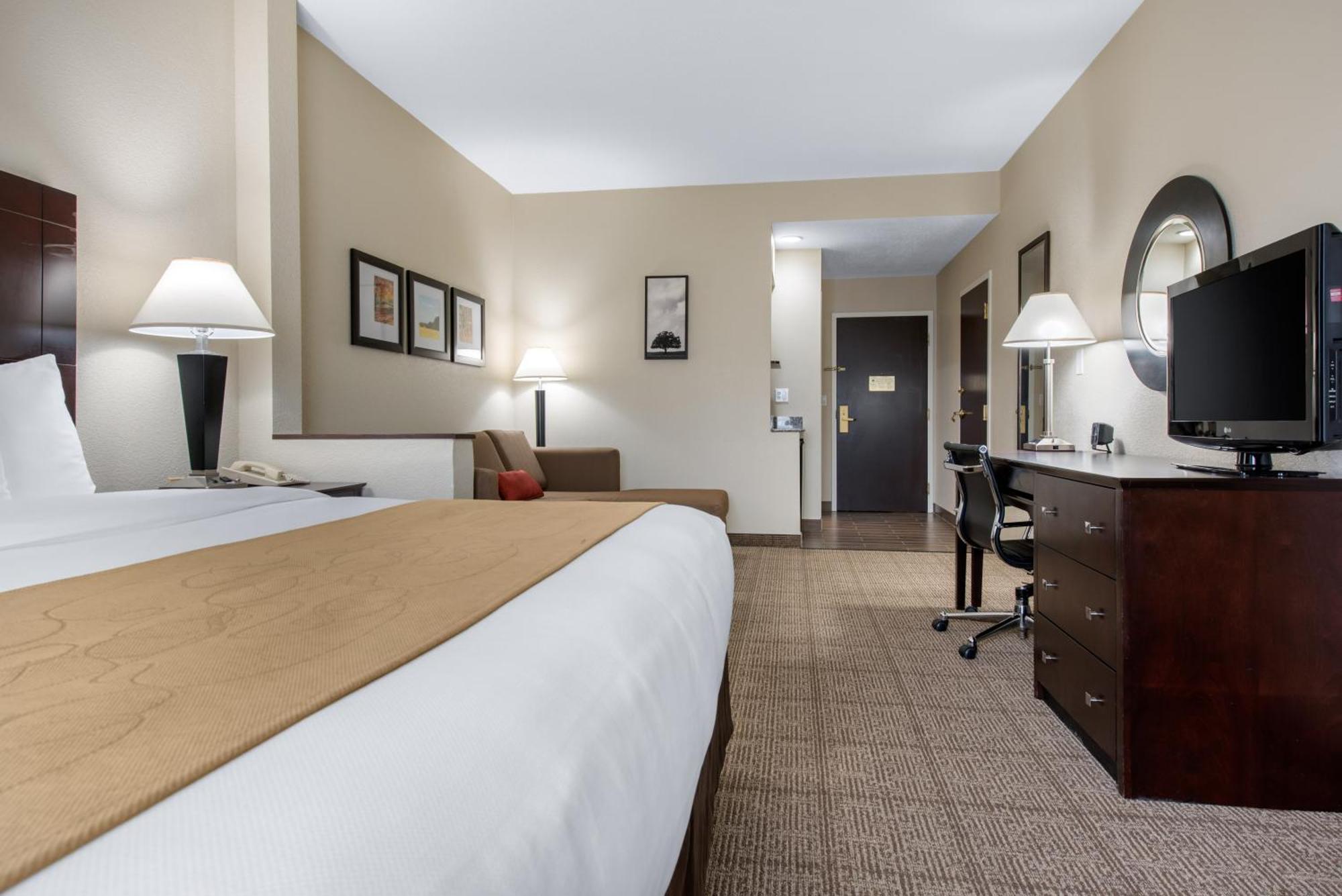 Comfort Suites Lafayette University Area Экстерьер фото
