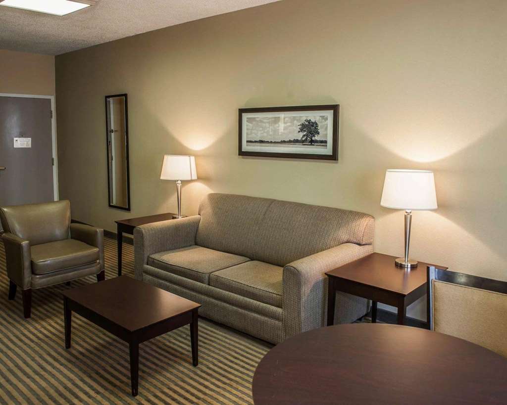 Comfort Suites Lafayette University Area Номер фото